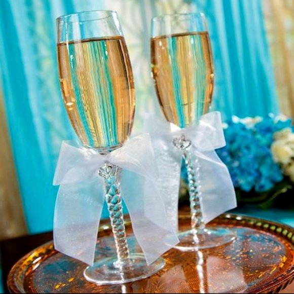 B36-NEW Two Hearts Toasting Glass Champagne Flutes - Picture 1 of 4